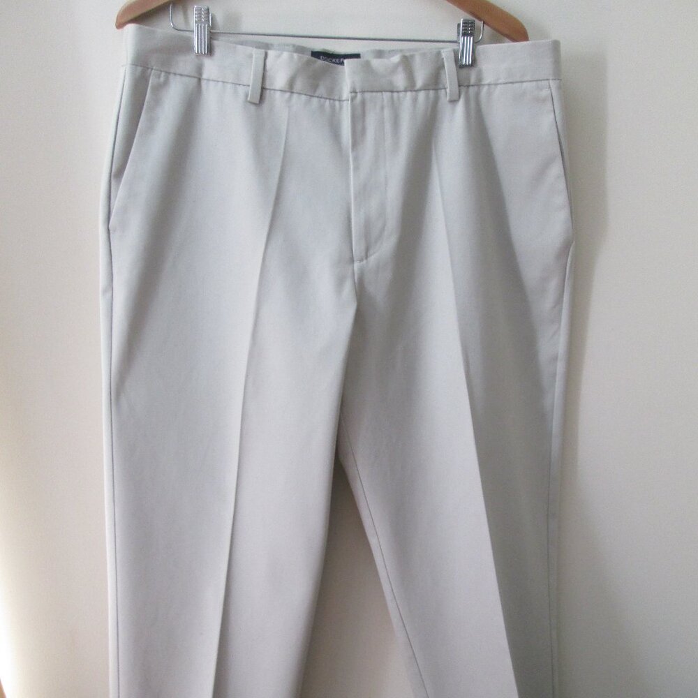 DOCKERS Flat Front Classic Fit Pants 38/32